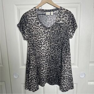 Chico's Gray and Black Boxy Cap Sleeve Tee